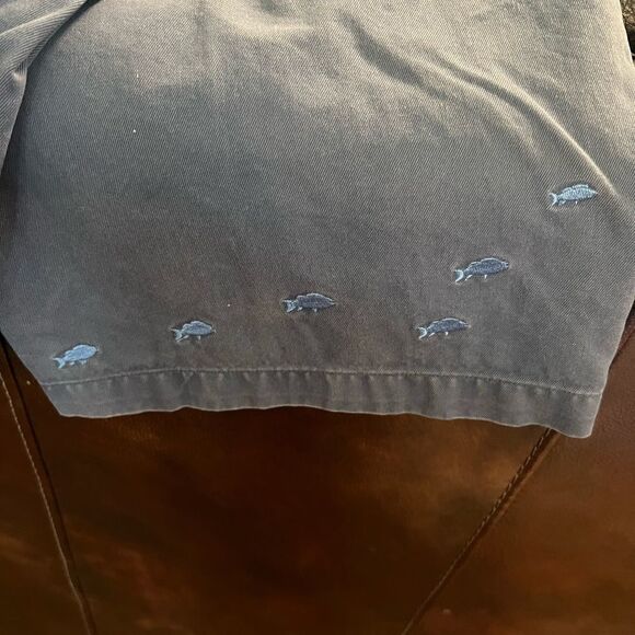 Vineyard Vines boys size 18 navy blue shirts with fish and a boat - Picture 4 of 10